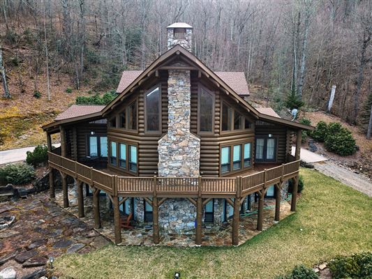 Majestic Mountain Living On 8 Acres North Carolina Luxury Homes