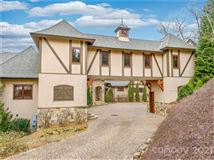 THOUGHTFULLY CONSIDERED AND CRAFTED LUXURY HOME