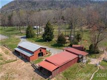 EQUESTRIAN ESTATE WITH EXCEPTIONAL LONG RANGE VIEWS