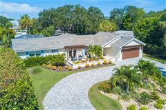 TROPICAL SIESTA KEY HOME