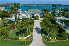 PRIME VENICE ISLAND BAYFRONT LOCATION