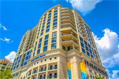 LIGHT, BRIGHT AND SPCAIOUS HIGH FLOOR UNIT ENJOYS BAY VIEWS FROM ALL ROOMS