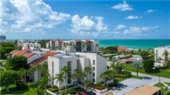 GORGEOUS TOP-FLOOR CONDOMINIUM