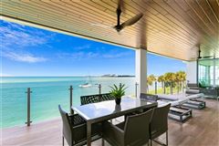 EXPANSIVE LUXURY RESIDENCE IN OCEANE