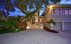 COASTAL ELEGANCE