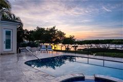 HARBOURSIDE SECTION OF THE LONGBOAT KEY CLUB