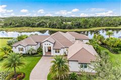 DISTINCTIVE LAKESIDE HOME