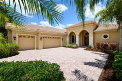 BEAUTIFUL GIBRALTAR POOL HOME
