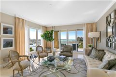 CITY SOPHISTICATION AT THE TOWER RESIDENCES AT THE RITZ-CARLTON