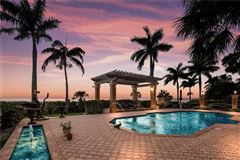 PANORAMIC VIEWS OF SPARKLING SARASOTA BAY