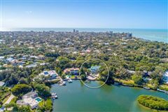 COASTAL TRADITIONAL ESTATE IN SOUTH COCOANUT BAYOU