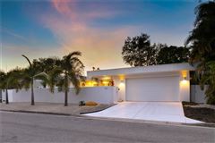SOPHISTICATED SARATOGA HOME