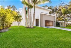 STUNNING, 2017 BUILT MODERN HOME