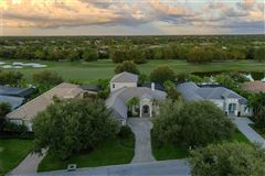 BELOVED LAKEWOOD RANCH COUNTRY CLUB