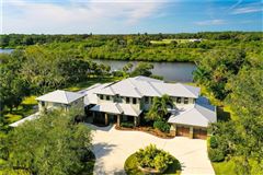 EXTRAORDINARY ESTATE ON THE BRADEN RIVER