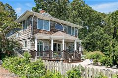 GREAT FAMILY COMPOUND WITH EASY ACCESS TO THE BEACH