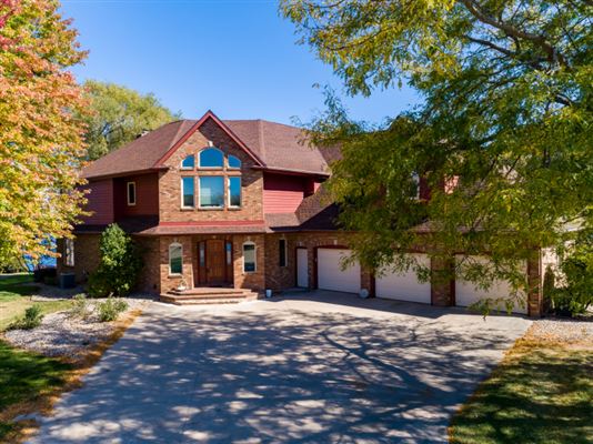 Premier Lake Winnebago Home Wisconsin Luxury Homes Mansions For Sale Luxury Portfolio