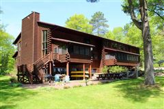 WHITE SAND LAKE CUSTOM LOG LODGE