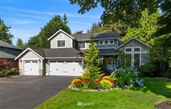 IDYLLIC HOME AND GARDENS ON PEACEFUL AND INCREDIBLY QUIET LOT