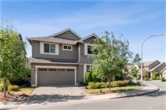 TIMELESS SOPHISTICATION IN THIS DISTINCTIVE HOME