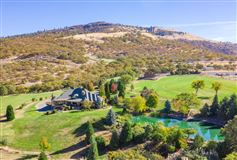 PRIVATE MASTERPIECE IN SOUTHERN OREGON