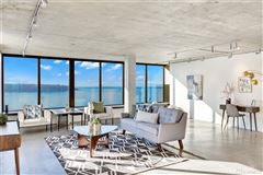 EXPANSIVE 270 DEGREE VIEWS