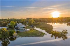 MAGNIFICENT ESTATE IN CAPTIVATING SETTING