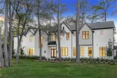 FABULOUS NEW CONSTRUCTION BALANCING CLASSIC AND CONTEMPORARY