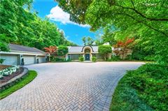 AMAZING SANDY SPRINGS RETREAT