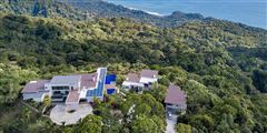 CHATEAU MONTAGE IN DOMINICAL