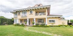 ELEGANT TWO-LEVEL HOME