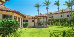 BEAUTIFUL SINGLE-LEVEL LUXURY HOME