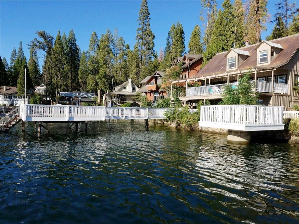 Adorable 1940s Lakefront Cabin California Luxury Homes