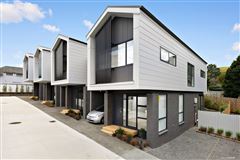 BRAND-NEW TERRACE HOUSE