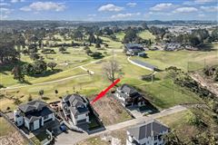 EXCEPTIONAL HOME OVERLOOKING THE GOLF COURSE