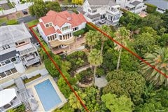 TIMELESS ELEGANCE IN AN EXCEPTIONAL LOCATION