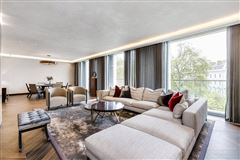 SUPERB LATERAL APARTMENT IN BOUTIQUE DEVELOPMENT