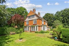 DELIGHTFUL FORMER VICARAGE WITH IMPRESSIVE GARDENS