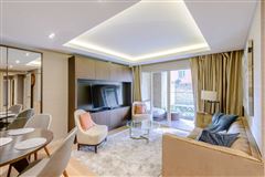 CONTEMPORARY TWO BEDROOM APARTMENT IN THE LANDAU