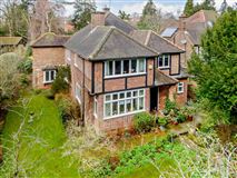 A HANDSOME RED BRICK PERIOD PROPERTY SENSITIVELY MODERNISED