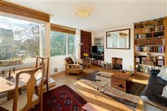 WELL PRESENTED MAISONETTE WITH BALCONY AND PRIVATE GARDEN