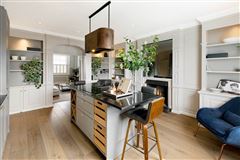 OUTSTANDING THREE BEDROOM PENTHOUSE APARTMENT