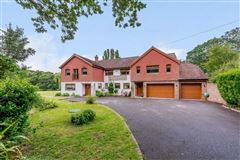 BEAUTIFUL FAMILY HOME WITH PARK-LIKE GROUNDS