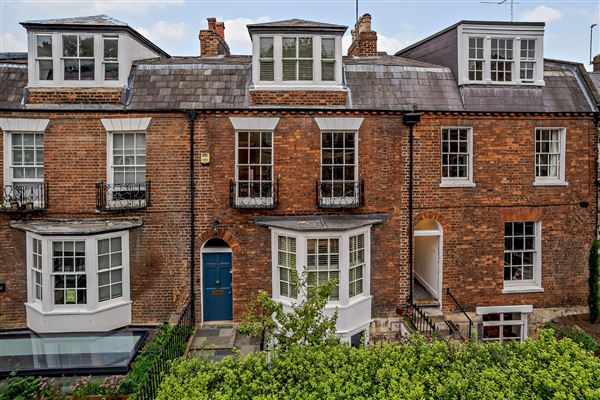 Handsome Period Townhouse United Kingdom Luxury Homes Mansions For Sale Luxury Portfolio