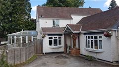 CHARMING CHARACTER HOME IN GERRARDS CROSS