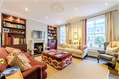 A WELL-PRESENTED THREE BEDROOM UPPER MAISONETTE