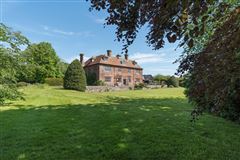 SUPERB ESTATE