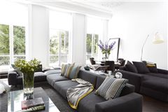 STRIKING FIRST FLOOR FLAT