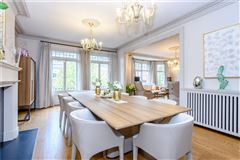 BEAUTIFULLY REFURBISHED FOURTH FLOOR LATERAL APARTMENT