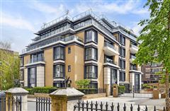 AN OUTSTANDING TWO BEDROOM FLAT